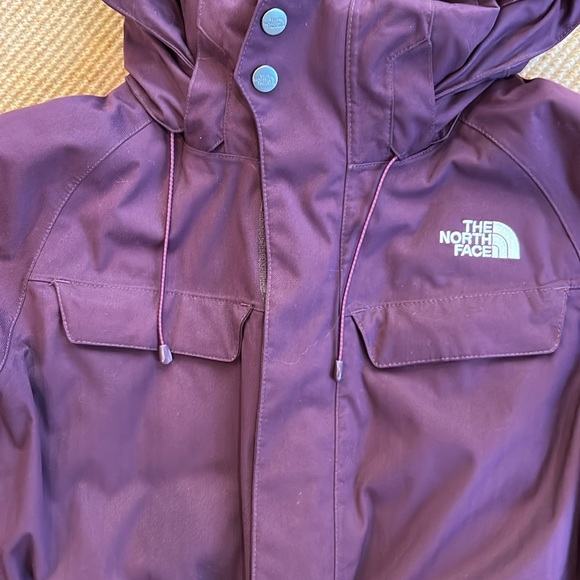 The North Face HyVent 600 Gotham Goose Down Hooded Purple Ski Jacket L - Picture 2 of 9